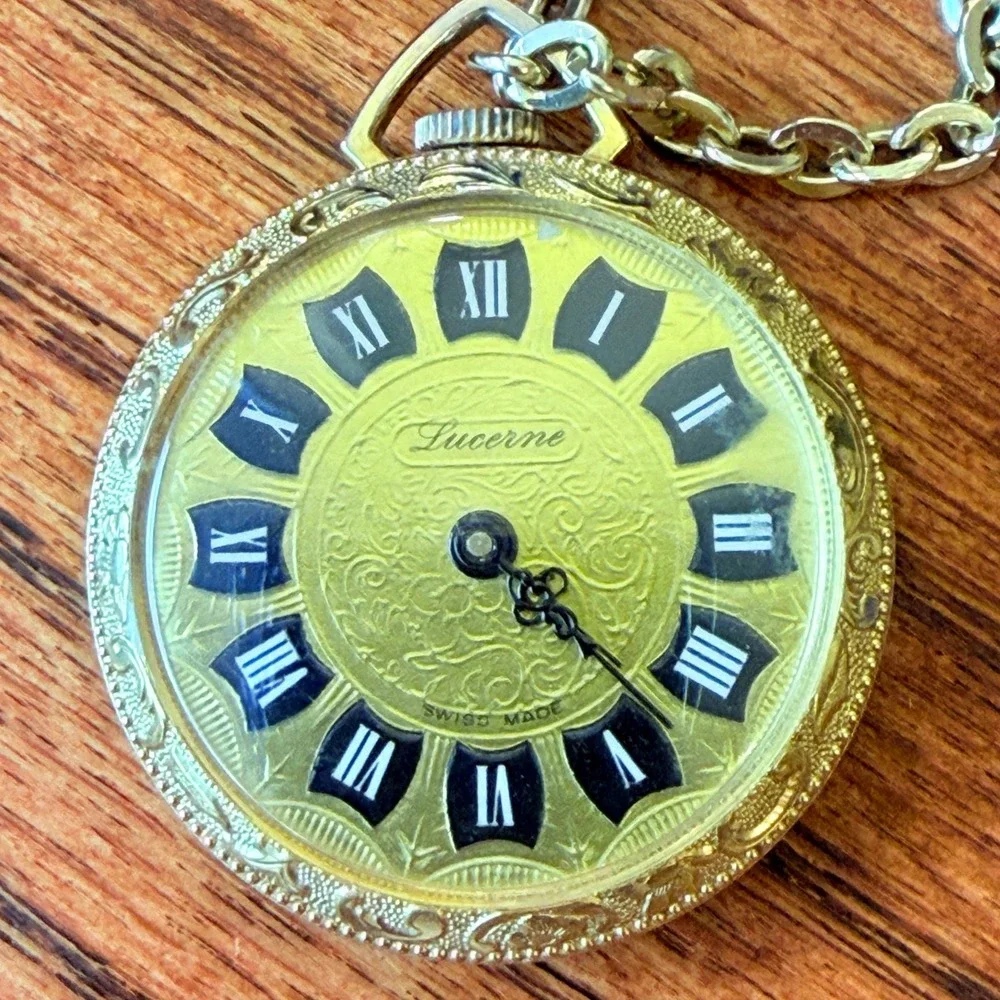 Vintage Lucerne Pendant Watch Gold Tone Swiss Made Roman‎ Numeral Necklace Chain